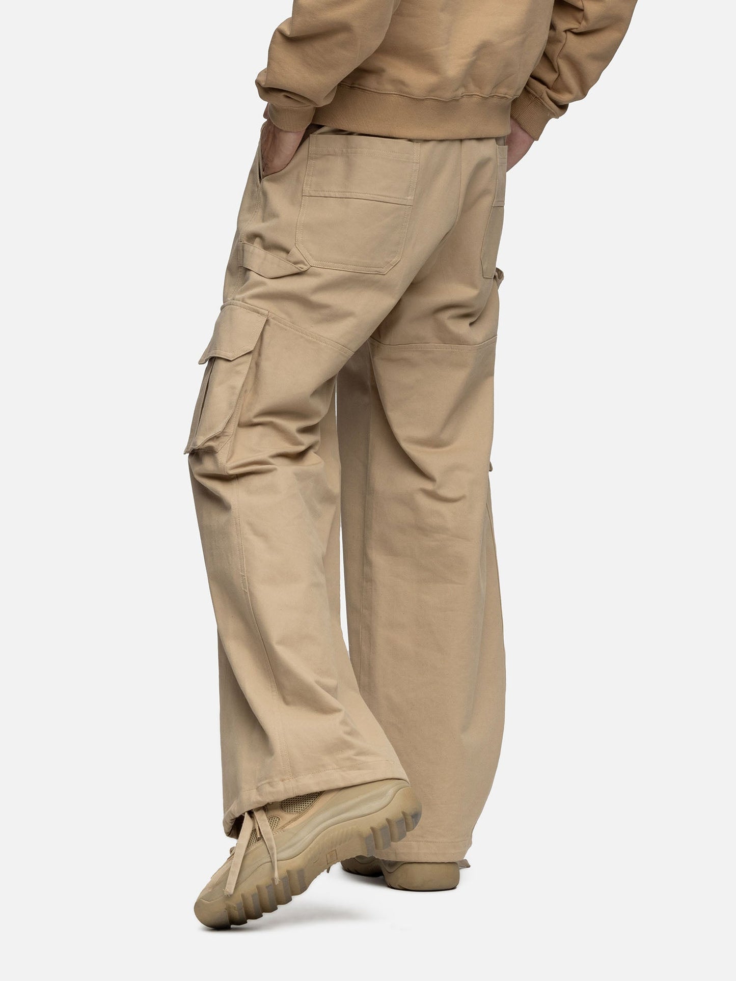W1 CARGO CAMEL 